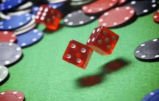 Colorful slot machine reels on the sakla gaming platform